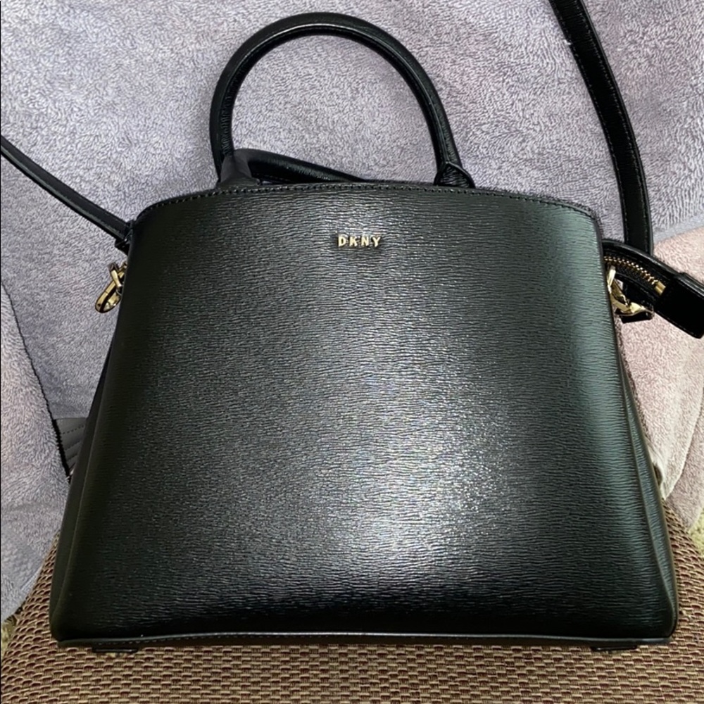 black cross bag purse